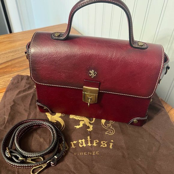 Pratesi di Firenze Artisan Crafted Italian Leather Handbag with Brass Hardware - Picture 6 of 8